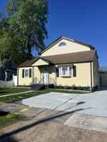 featured image of 2627 Mckann Avenue #3