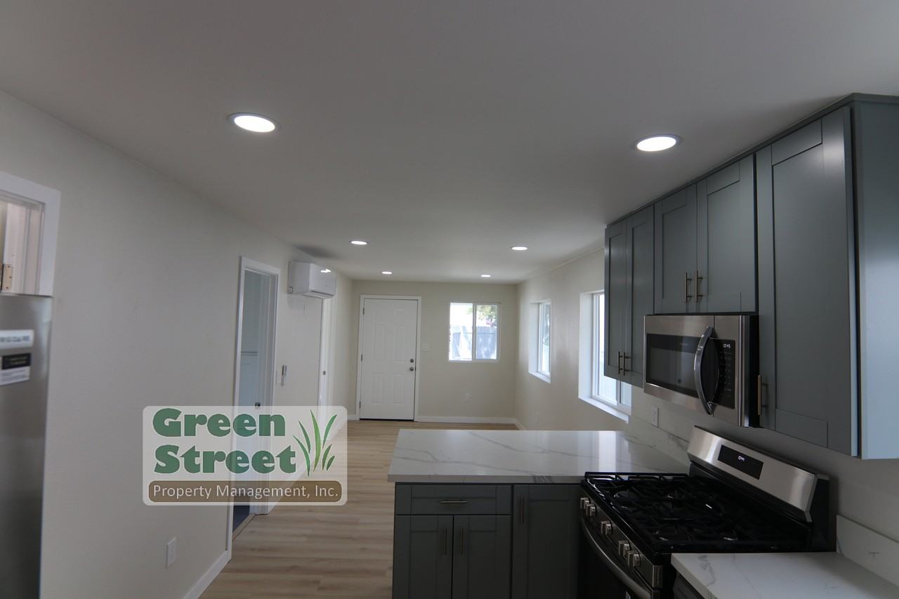 3849 Menlo Avenue #3851 - Photo 3 of 26