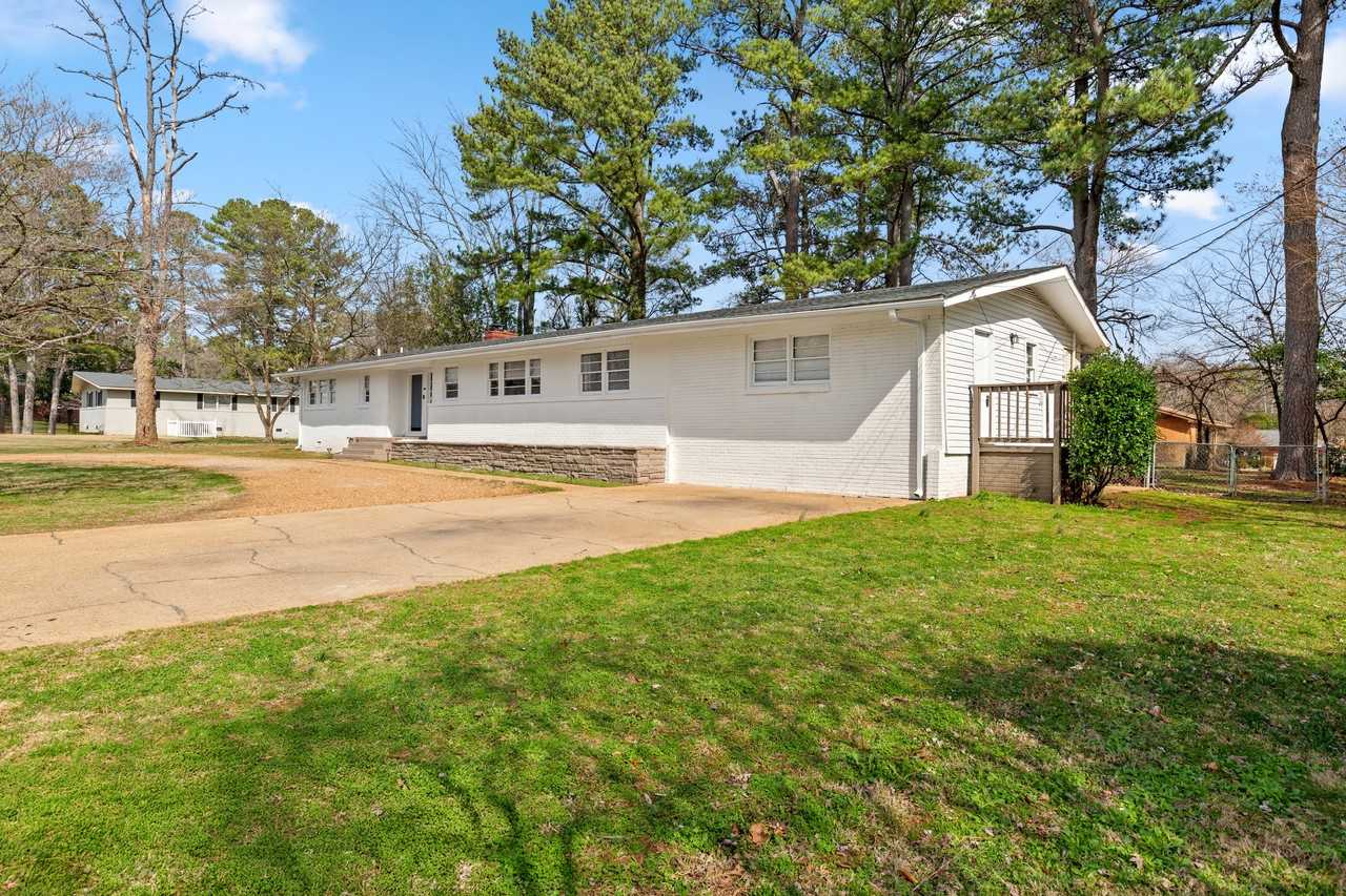 8009 Whitesburg Dr Se #1