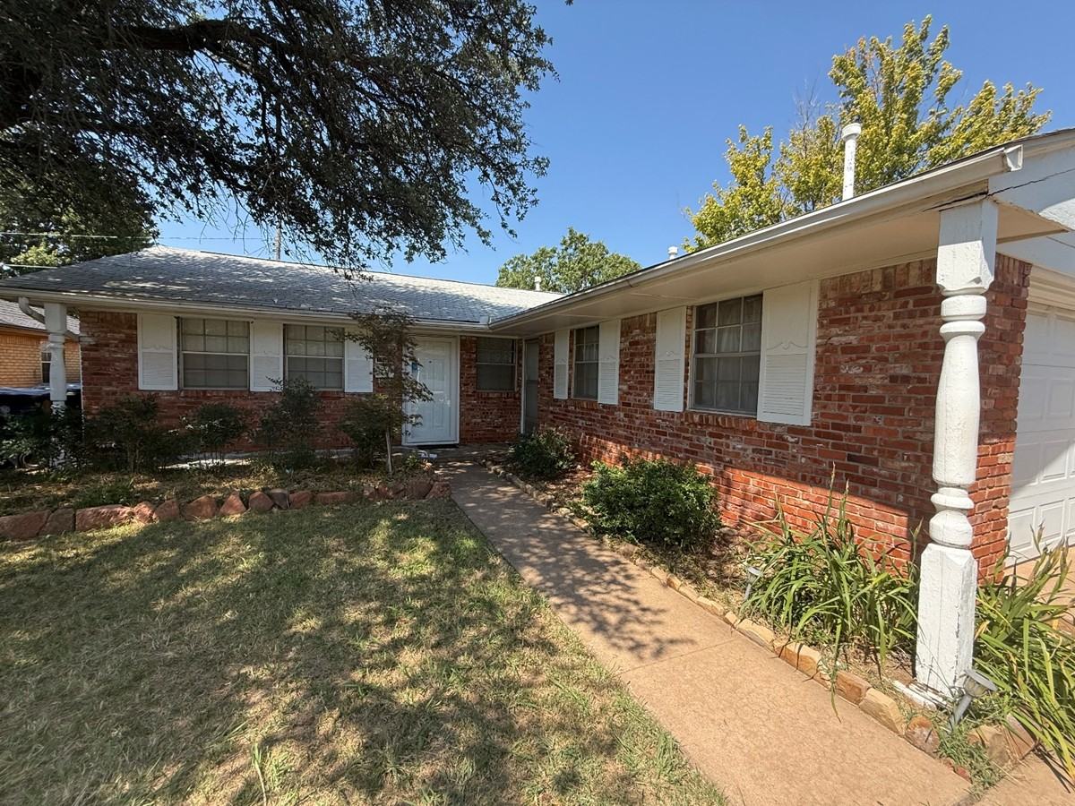 1101 Northwest 103rd Street #1 - Photo 5 of 26