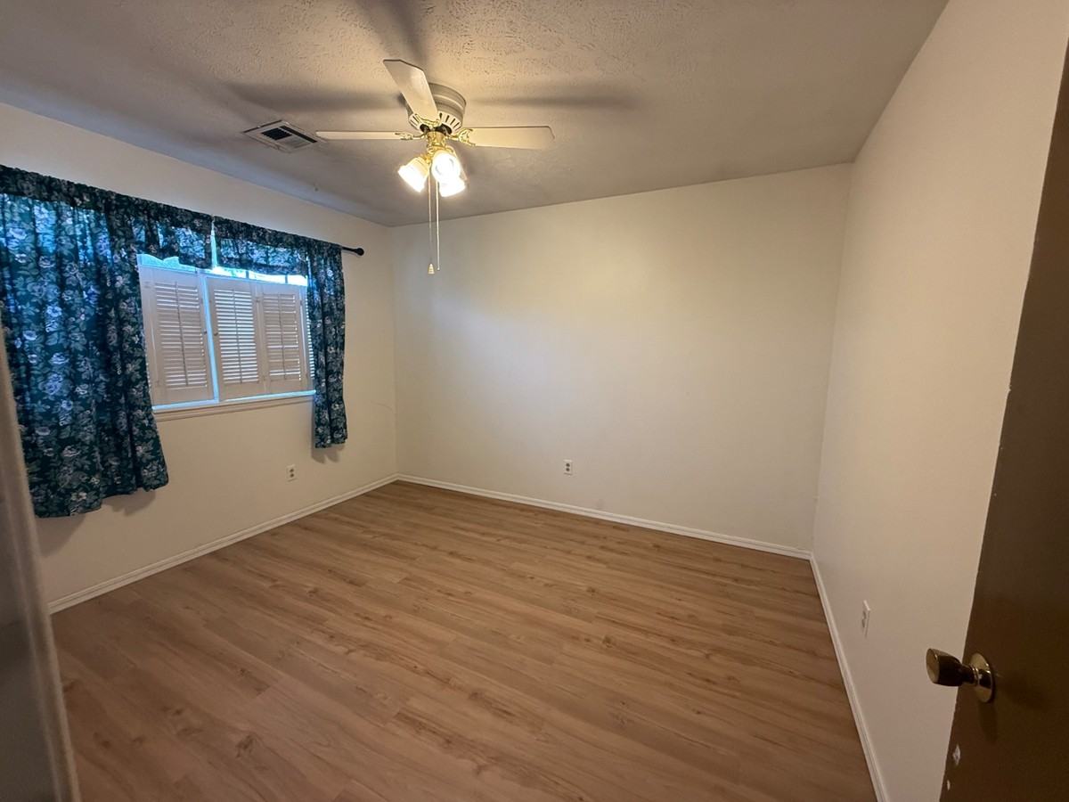 1101 Northwest 103rd Street #1 - Photo 7 of 26