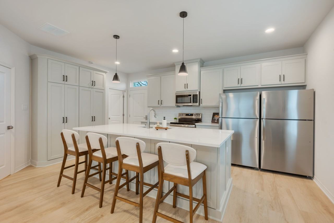 208 Richards Street #A - Photo 5 of 14
