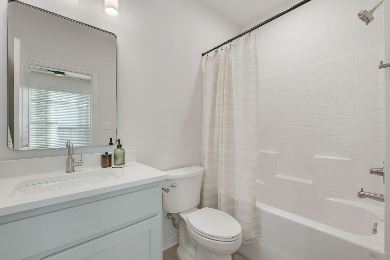 208 Richards Street #A - Photo 7 of 14