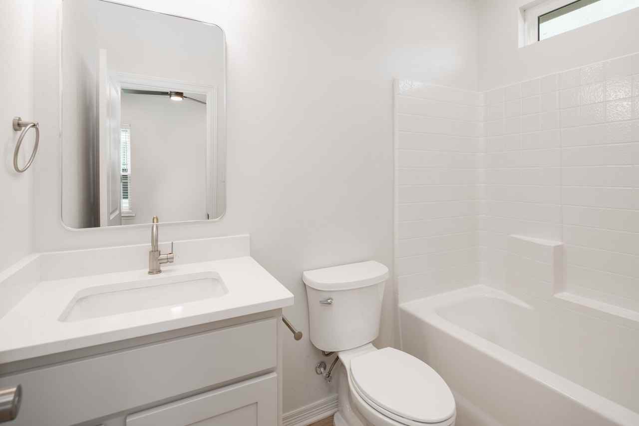 230 Richards Street #1 - Photo 5 of 26