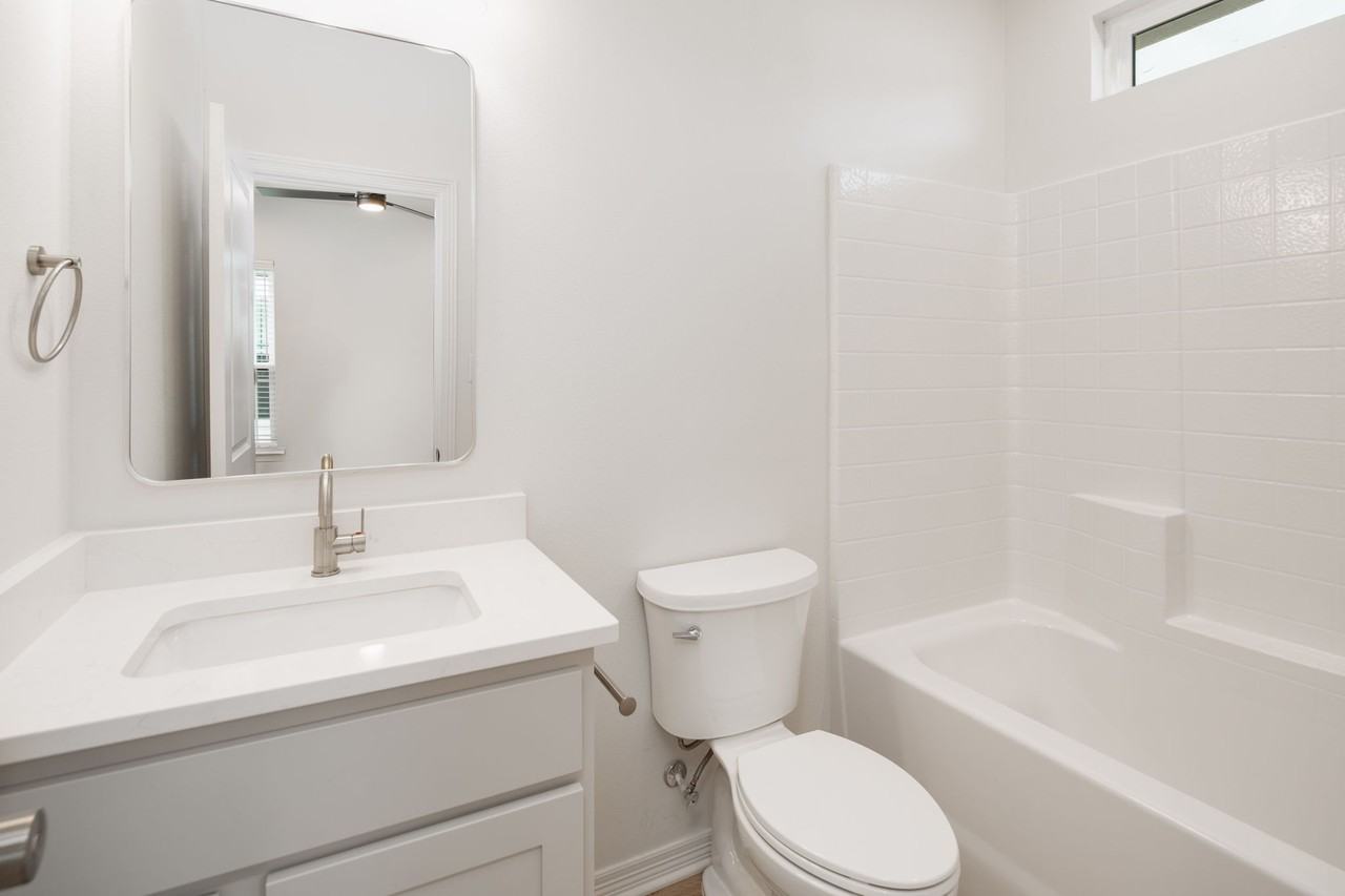 238 Richards Street #1 - Photo 5 of 26