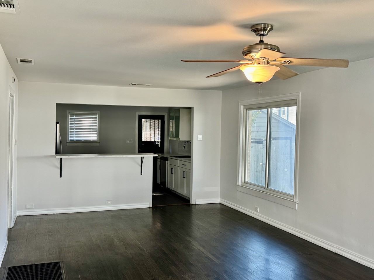 4518 Capitol Ave #1 - Photo 5 of 24