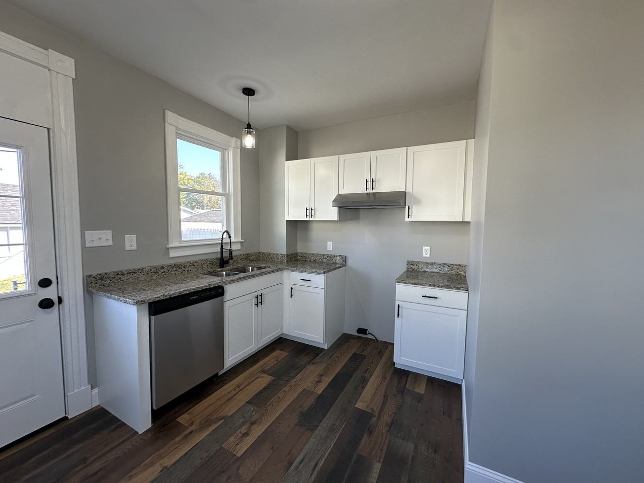 504 Fairview Ave #1 - Photo 3 of 20