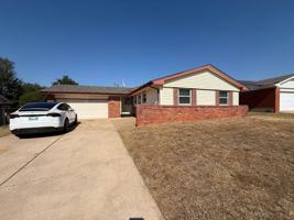 featured image of 5813 Northwest 66th Street #1