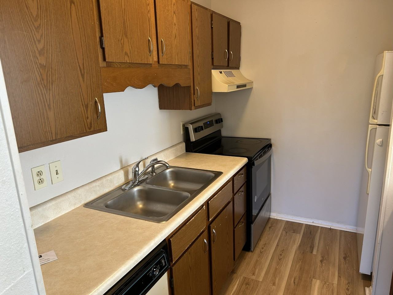 3615 N Crestview Dr Nw #2 - Photo 2 of 11