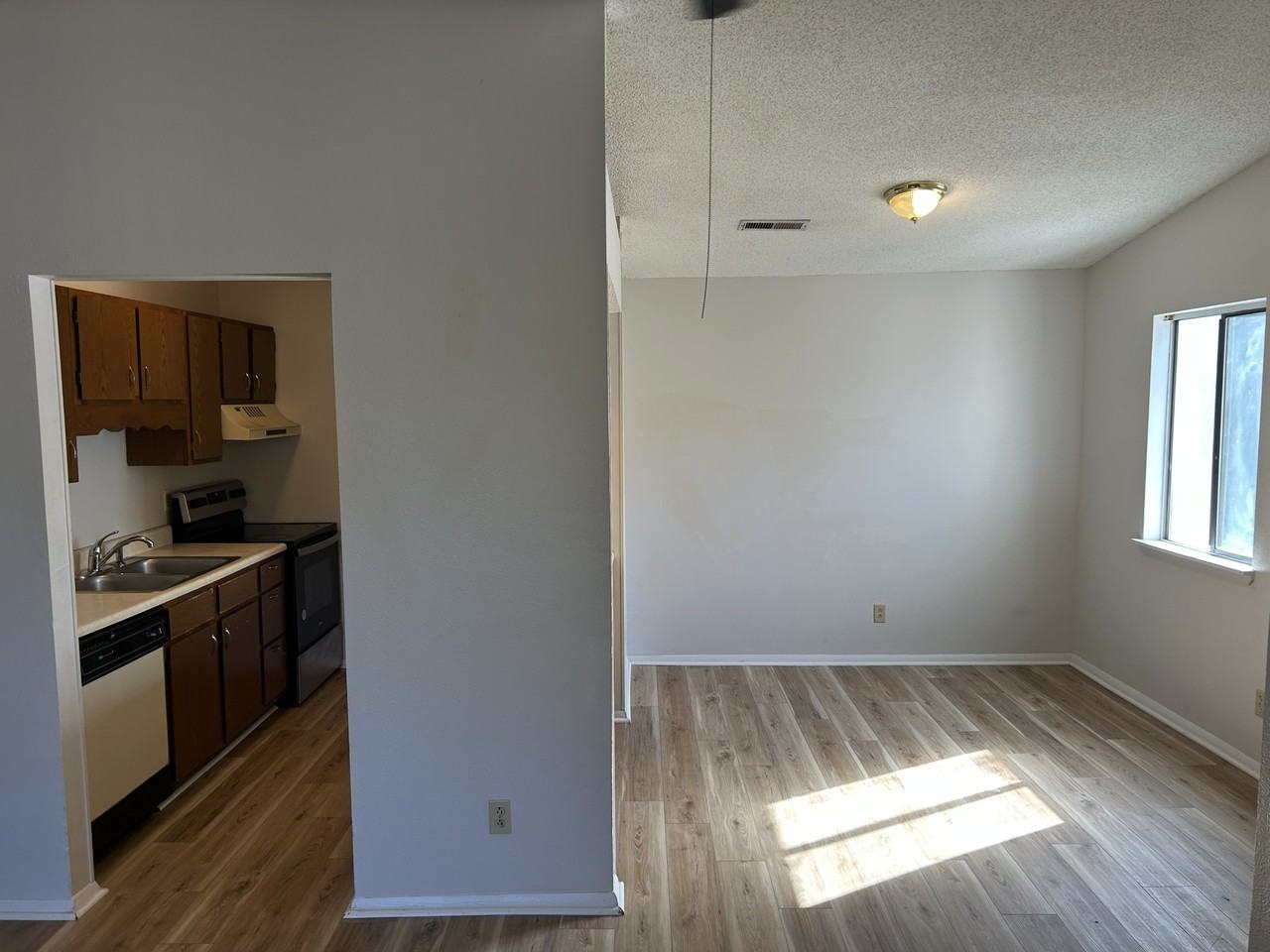 3615 N Crestview Dr Nw #2 - Photo 5 of 11