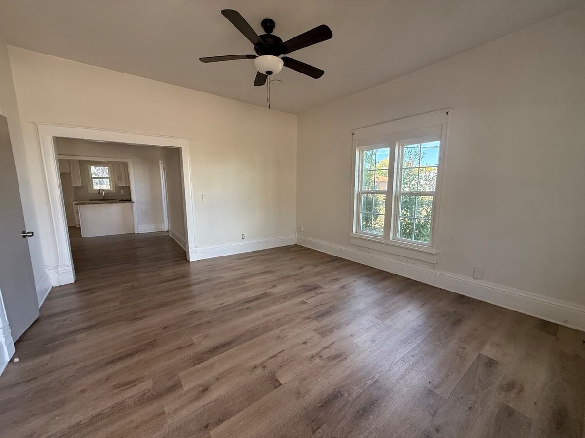 105 S Magnolia #1 - Photo 4 of 30