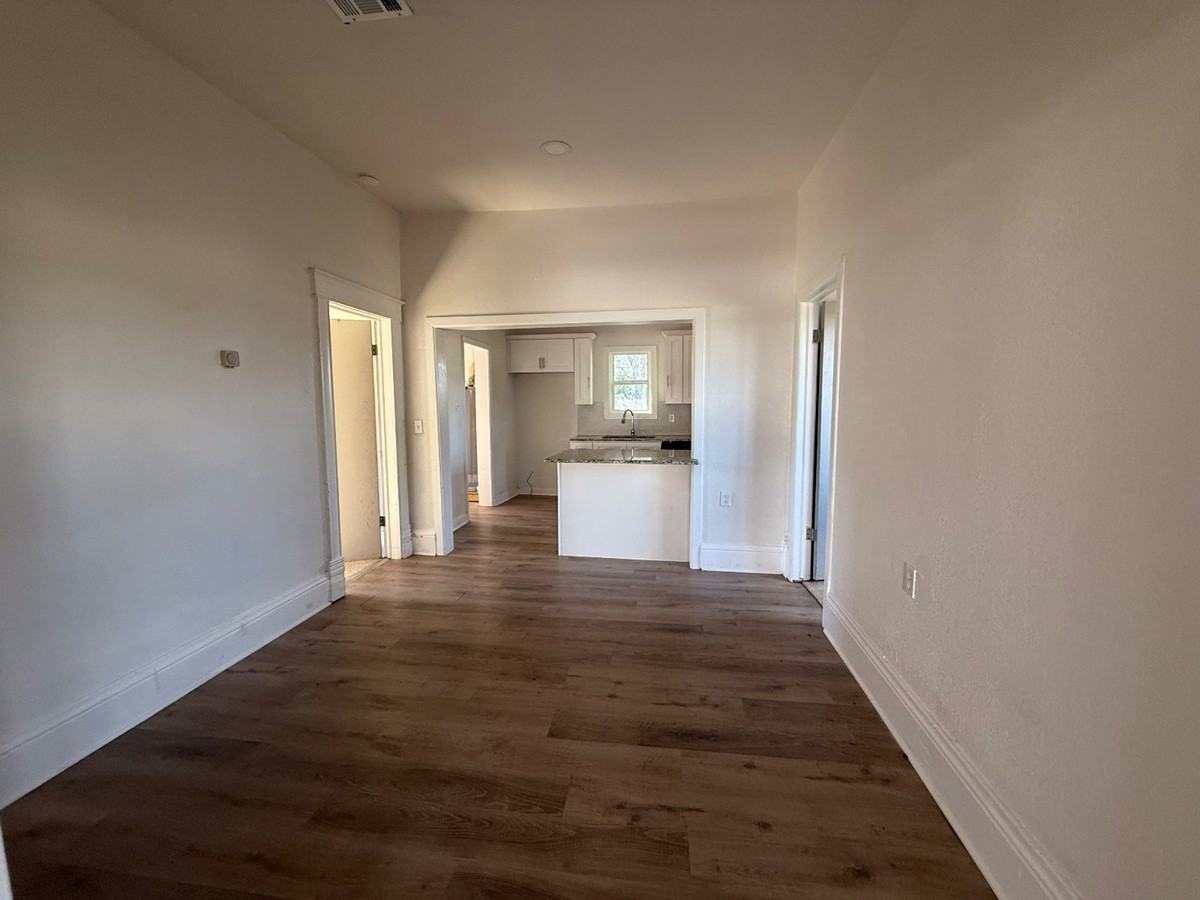 105 S Magnolia #1 - Photo 5 of 30