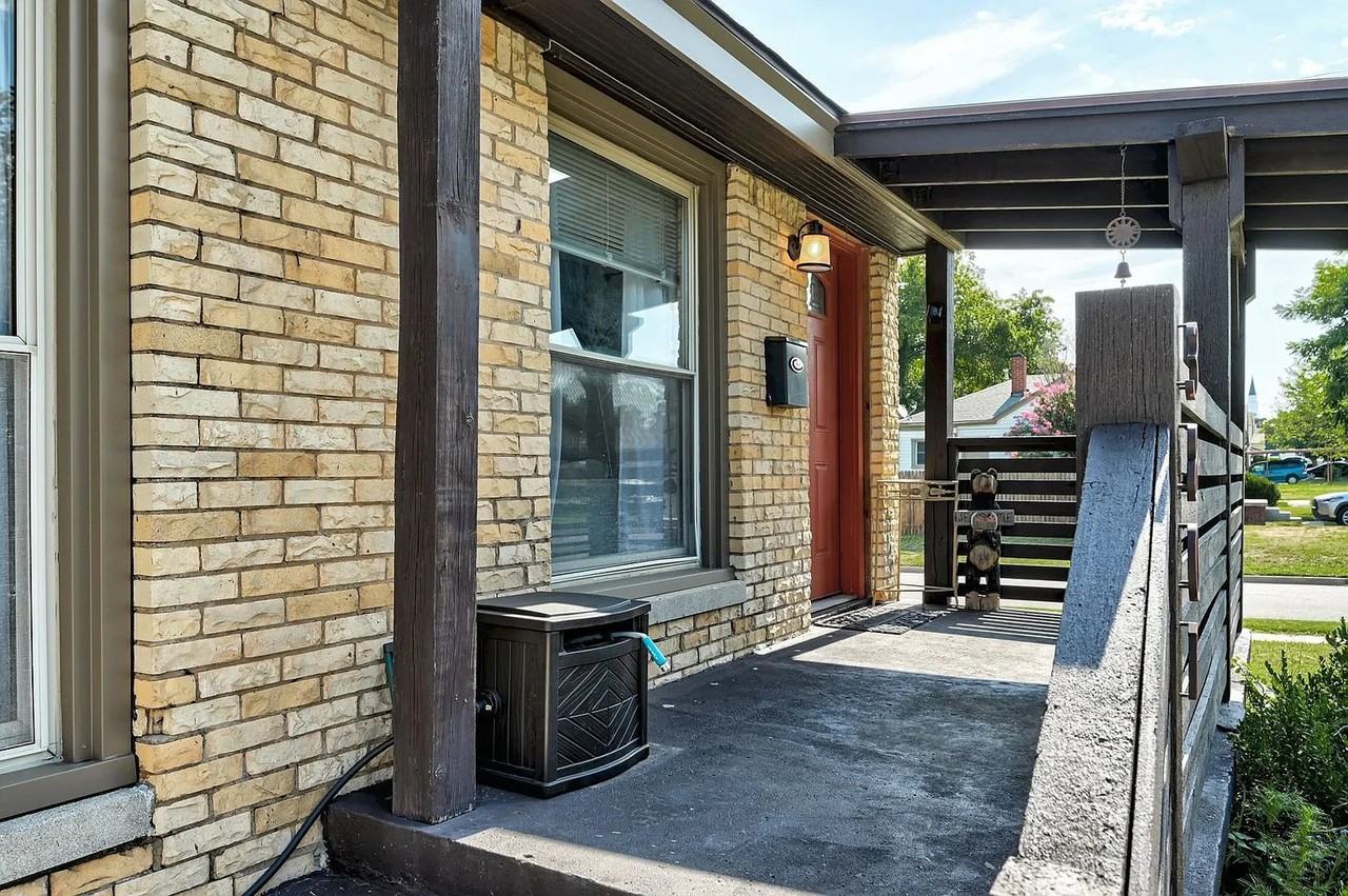 3801 Nw 25th St #1 - Photo 5 of 39