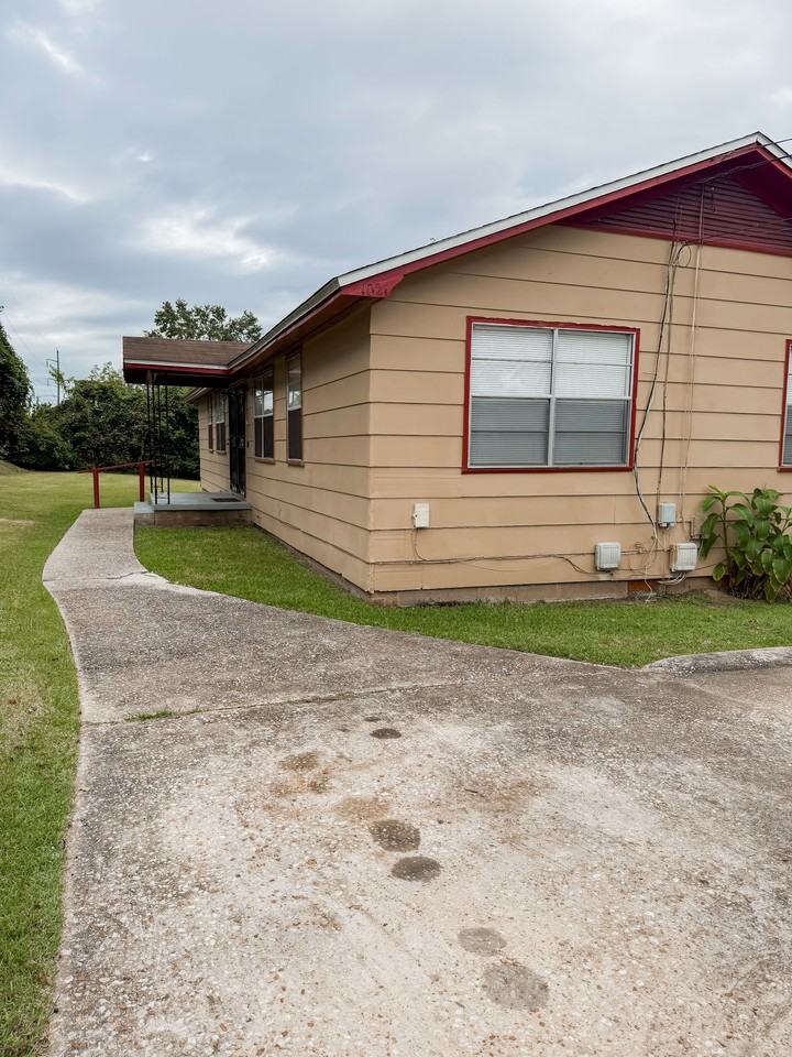 1021 Griffin Street #1 - Photo 2 of 16