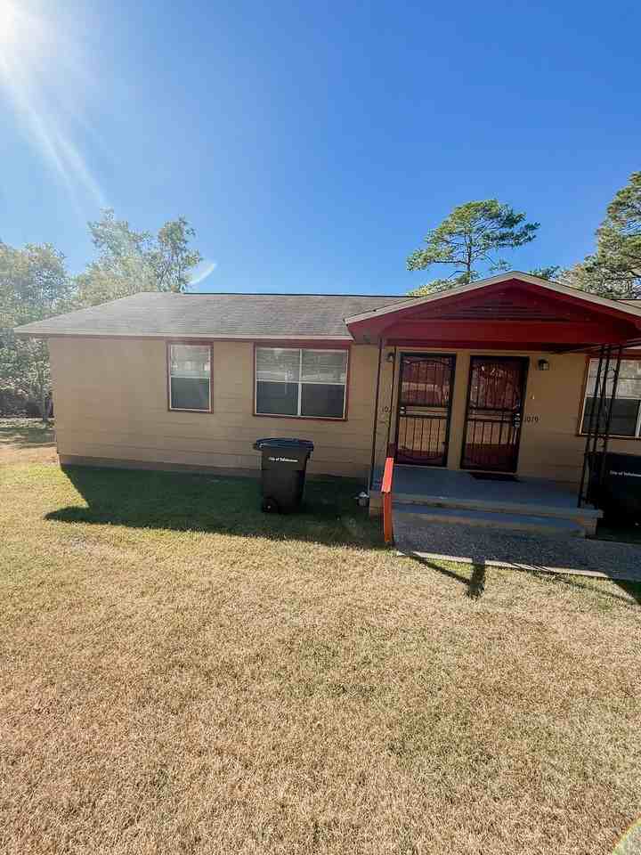 1021 Griffin Street #1 - Photo 3 of 16