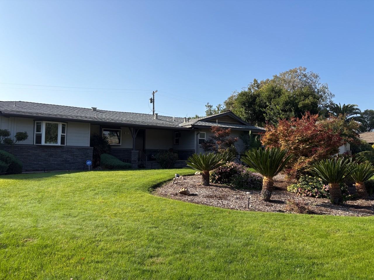 141 W Twain Ave #1 - Photo 2 of 31