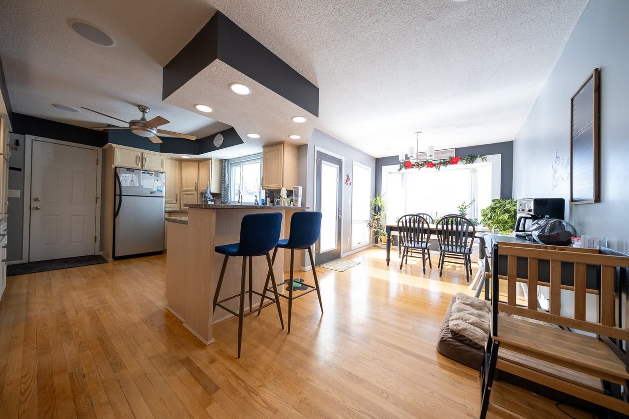 7801 Noble Avenue North #1 - Photo 5 of 38