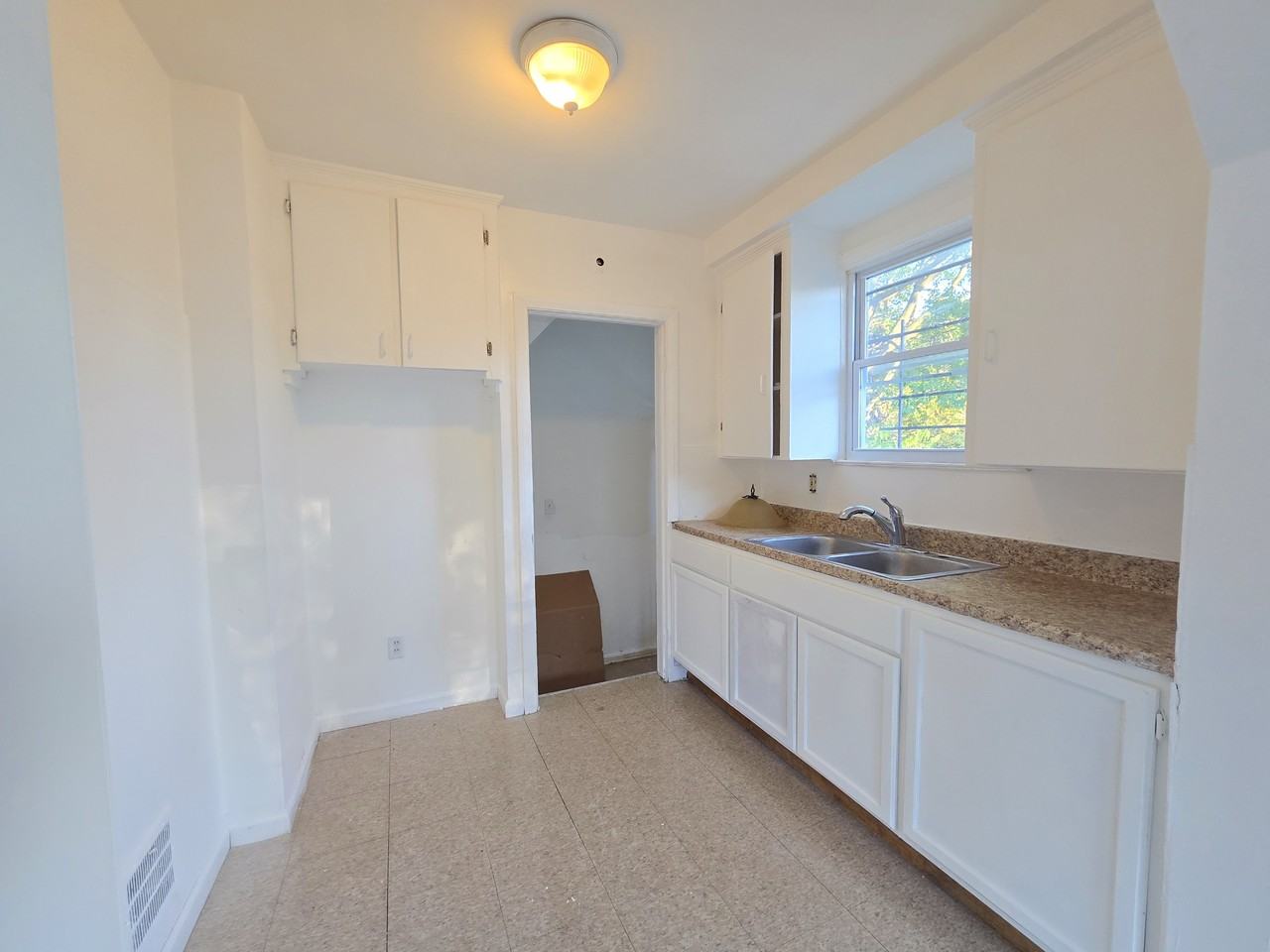 16740 Stahelin Ave #1 - Photo 4 of 20