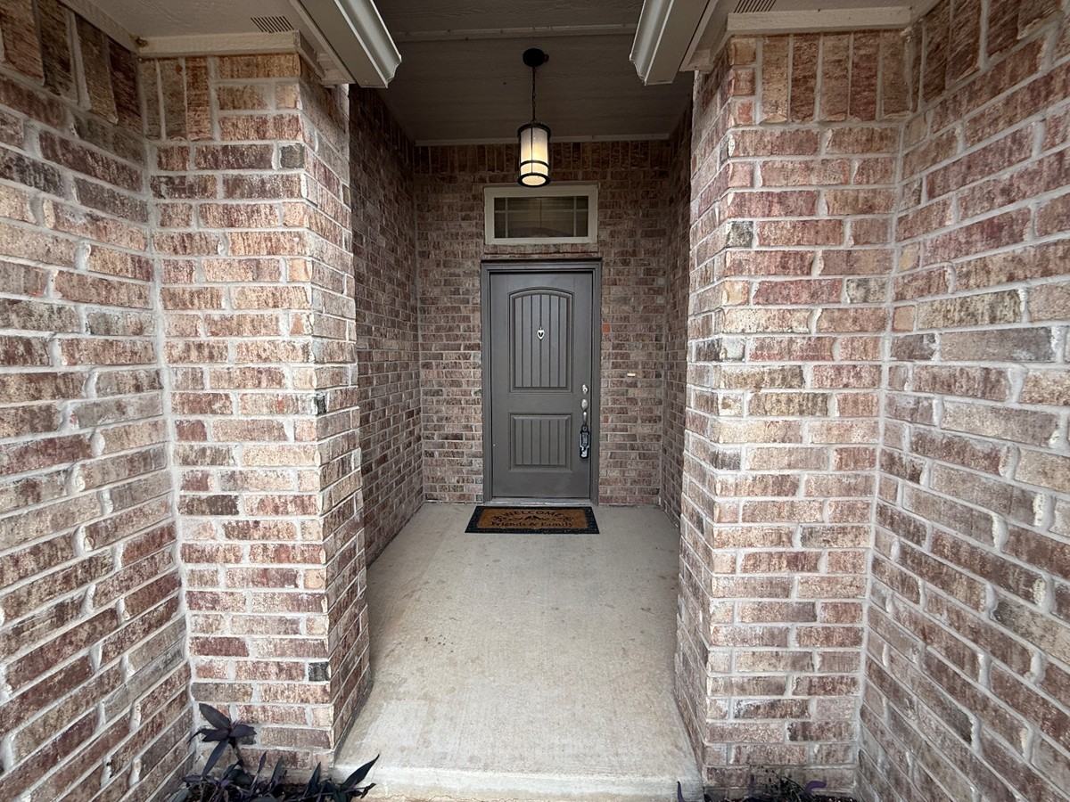 7712 Windstone Dr #1 - Photo 3 of 44