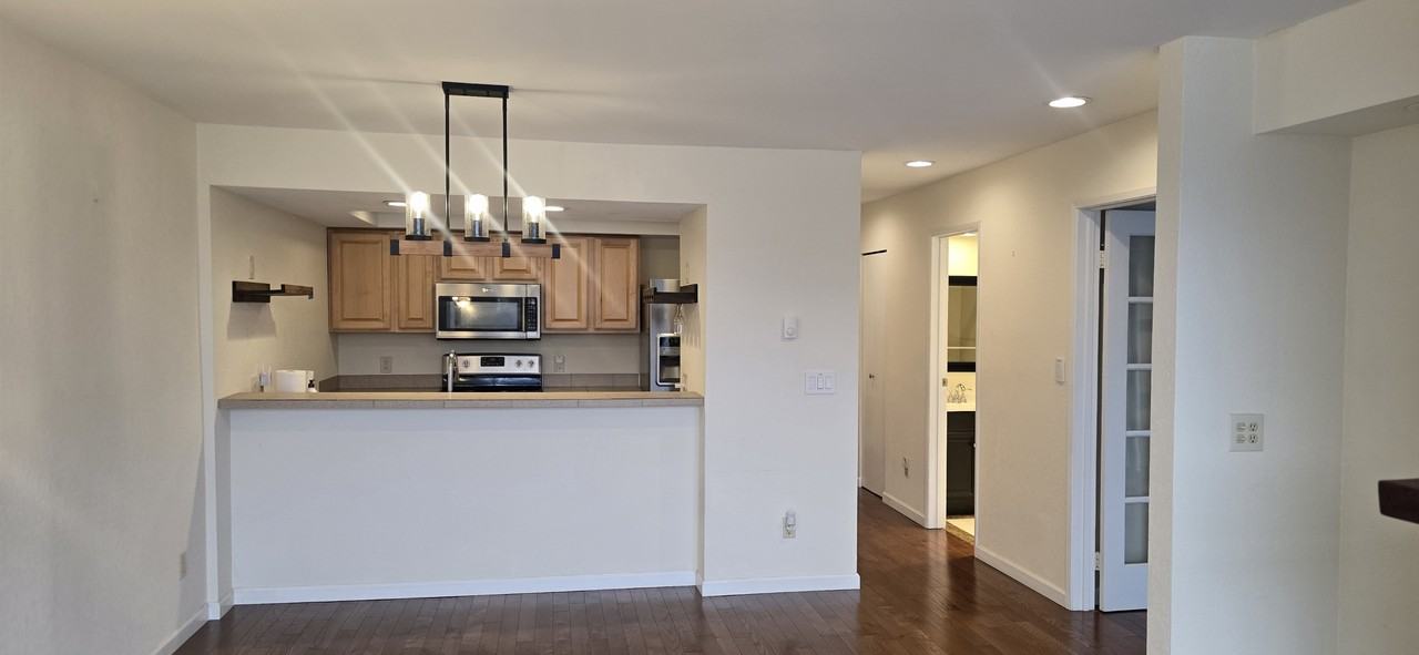 7 Lake Bellevue Drive #1 - Photo 4 of 28