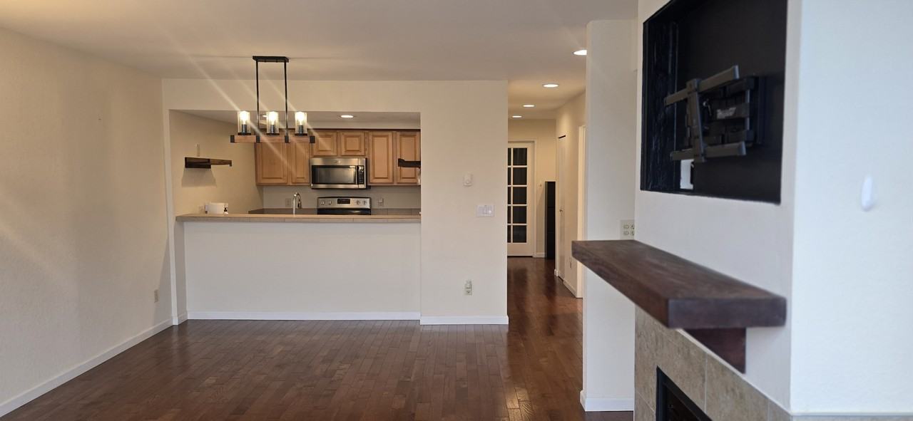 7 Lake Bellevue Drive #1 - Photo 5 of 28