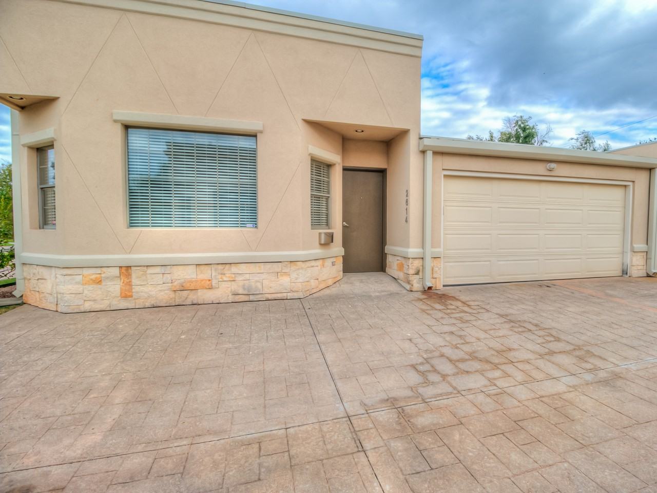 2614 Northwest 50th Street #2614 - Photo 4 of 31