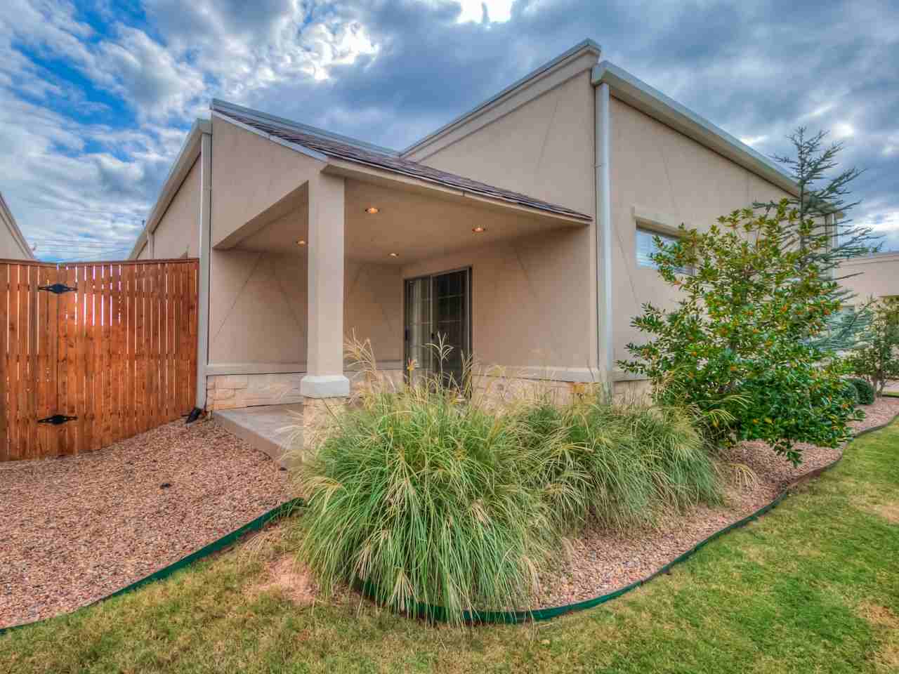 2614 Northwest 50th Street #2614 - Photo 5 of 31