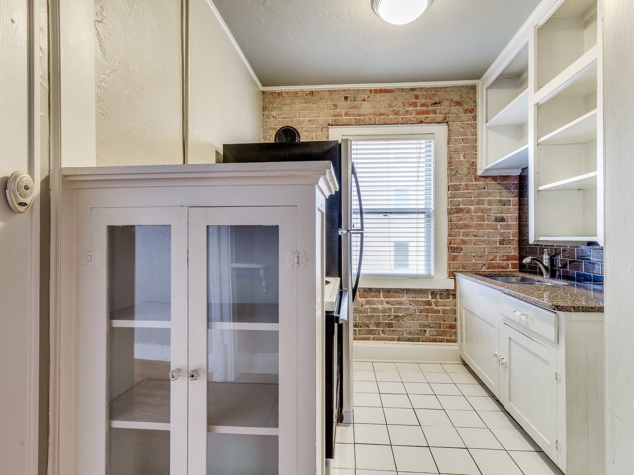 429 429 N.W. 11th StreetUnit 09 #09 - Photo 2 of 16