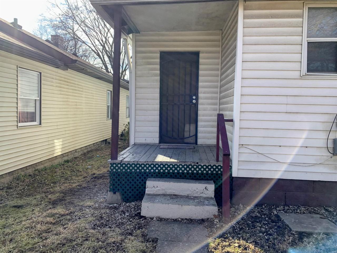 1827 Olive St #1827 - Photo 3 of 5