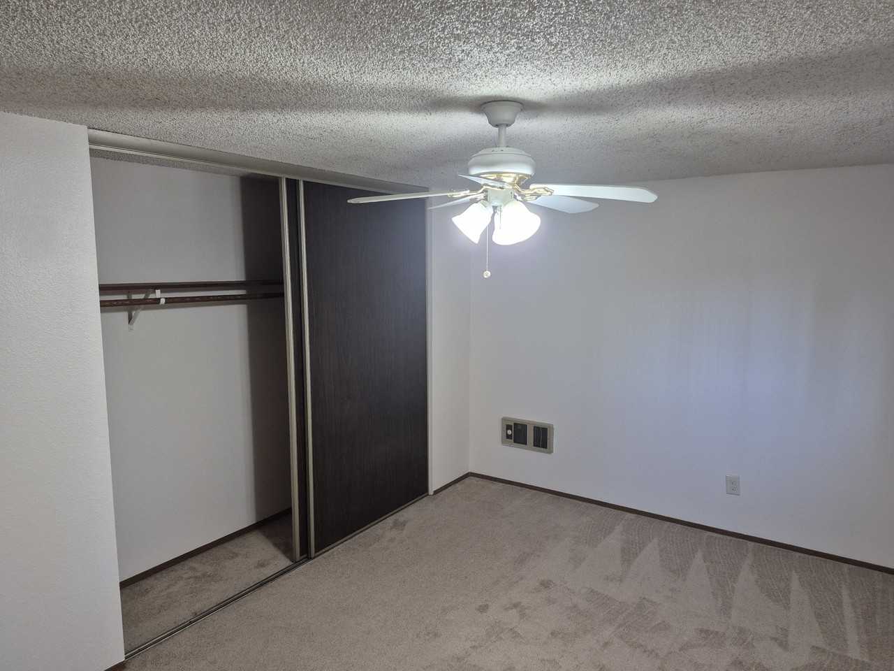 1241 1241 NE Hogan PlaceOnsite Office: 1229 #1241 - Photo 6 of 16