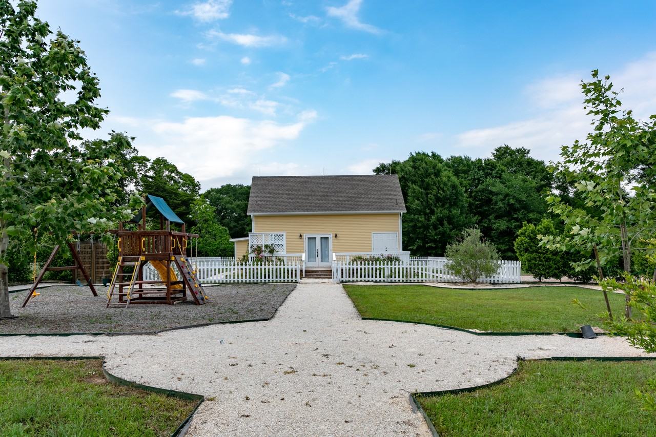 404 N Meyersville Rd #1 - Photo 2 of 11