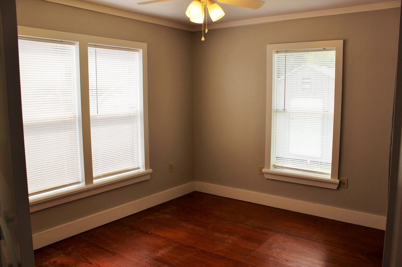 704 East Academy Street #1 - Photo 3 of 14