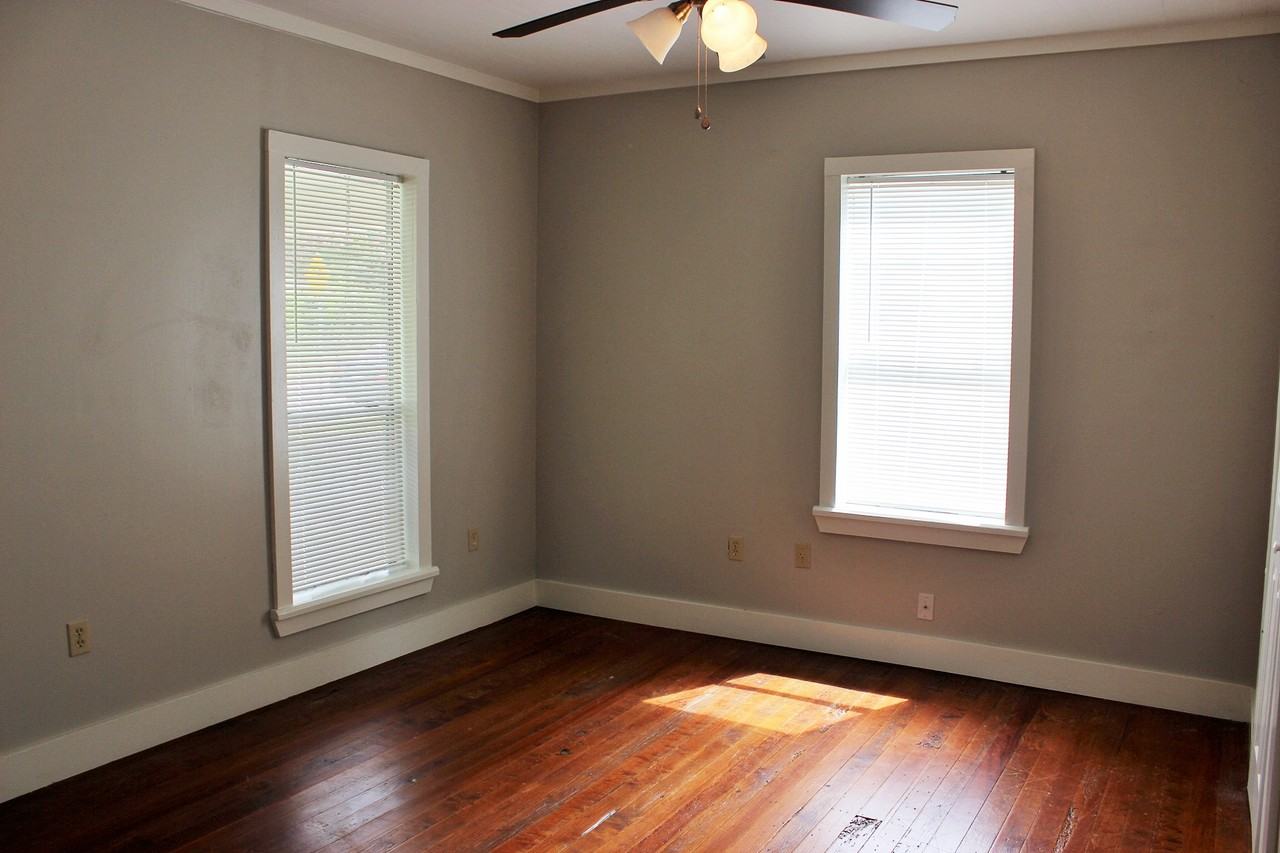 704 East Academy Street #1 - Photo 4 of 14