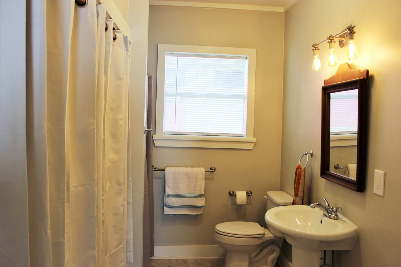 704 East Academy Street #1 - Photo 5 of 14