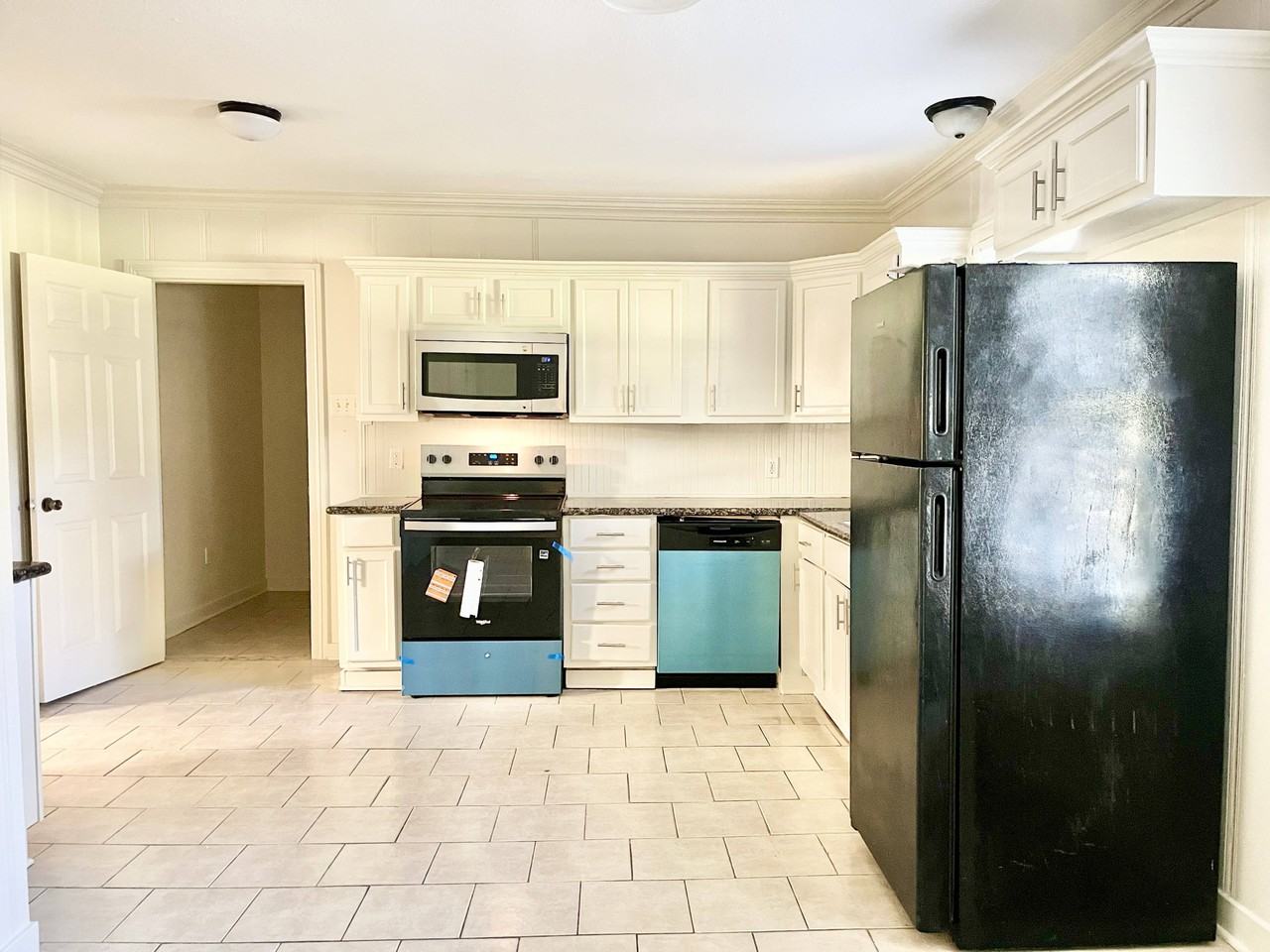 512 Broadmoor Ave #1 - Photo 4 of 15