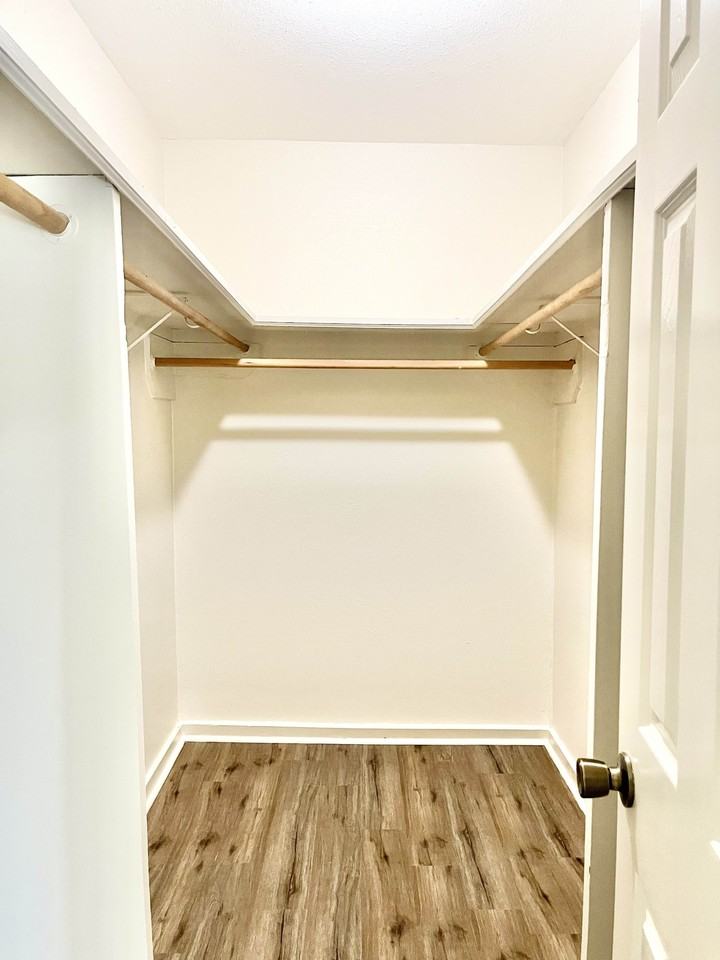 512 Broadmoor Ave #1 - Photo 6 of 15