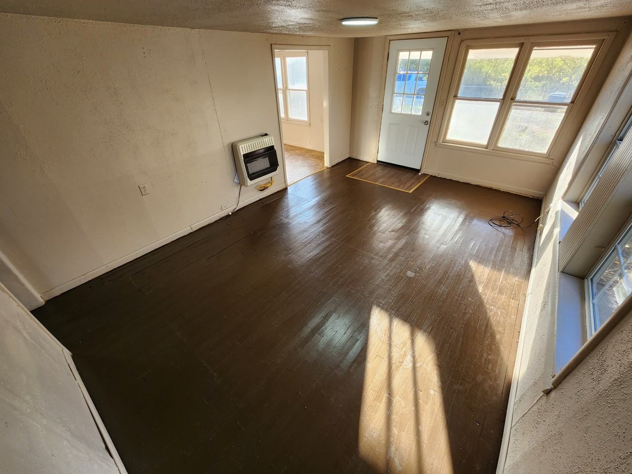 102 West 7th Street #1 - Photo 3 of 10