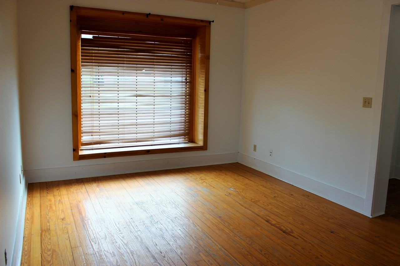 1003 East Alamo Street #1 - Photo 4 of 11