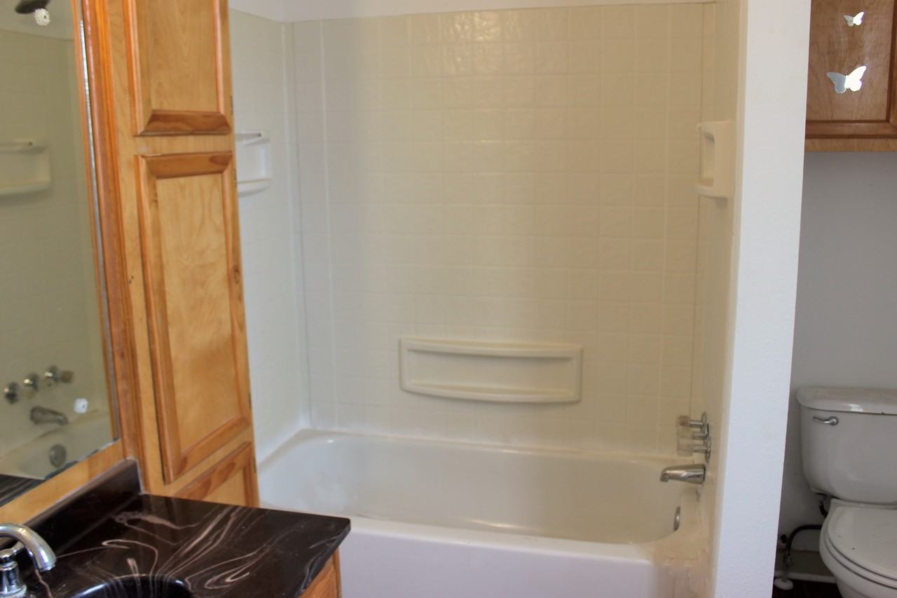 1003 East Alamo Street #1 - Photo 5 of 11