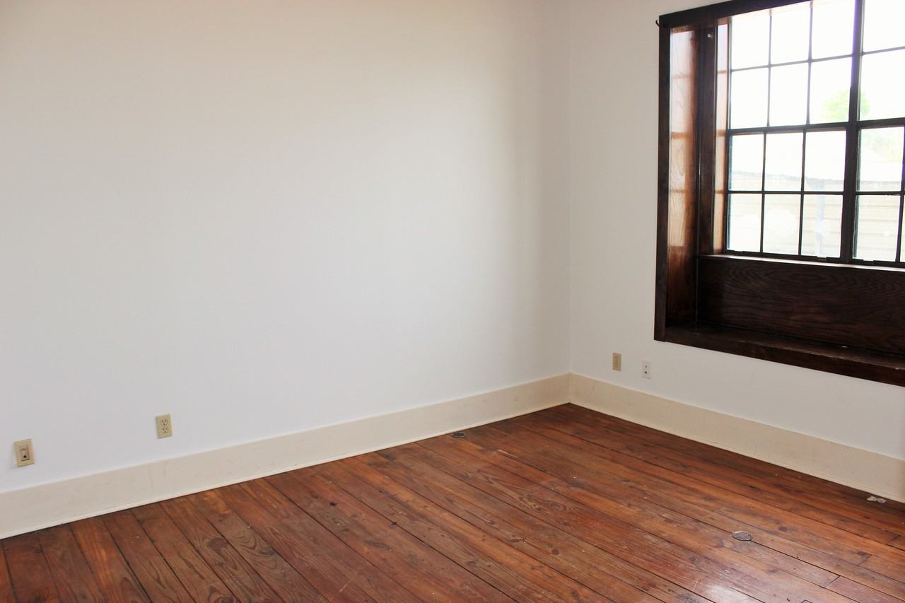 1003 East Alamo Street #1 - Photo 6 of 11