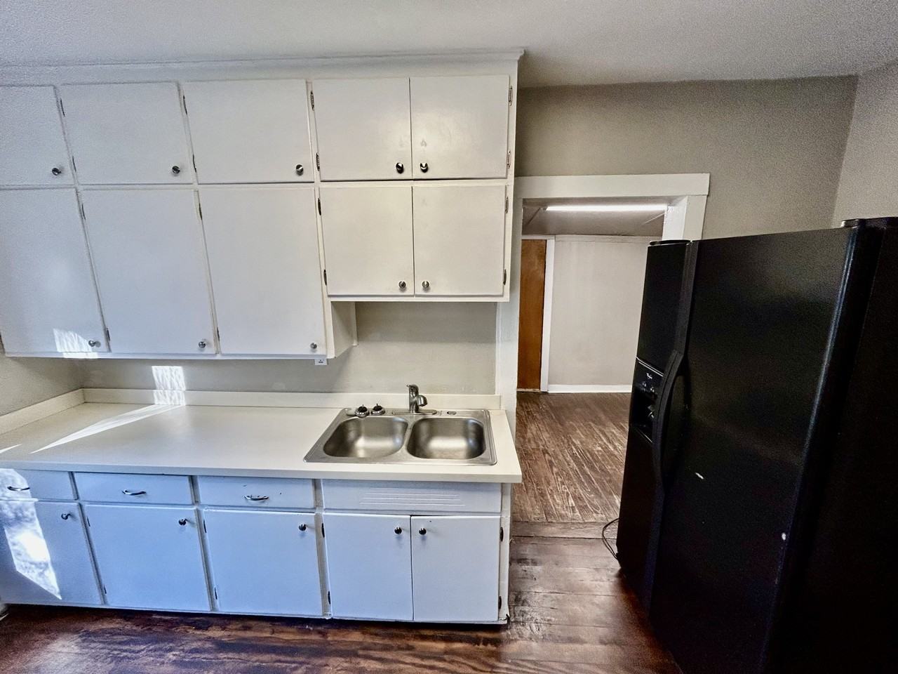 303 North Maple Street #1 - Photo 5 of 10