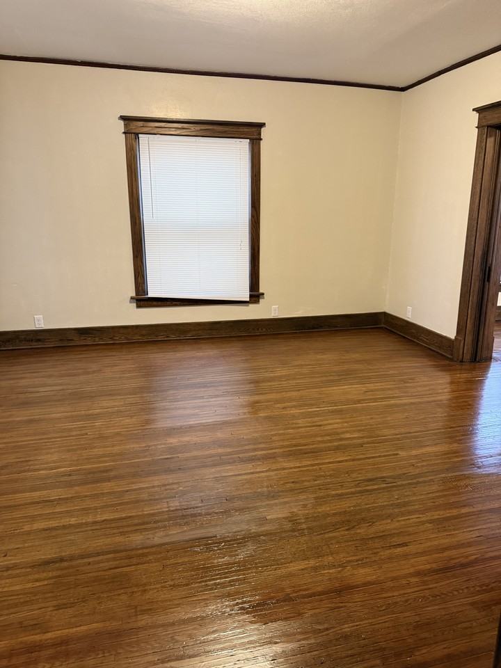 108 East Grimes Street #1 - Photo 3 of 12