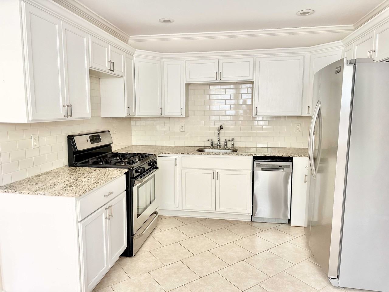 4717 Orchid St #1 - Photo 5 of 14