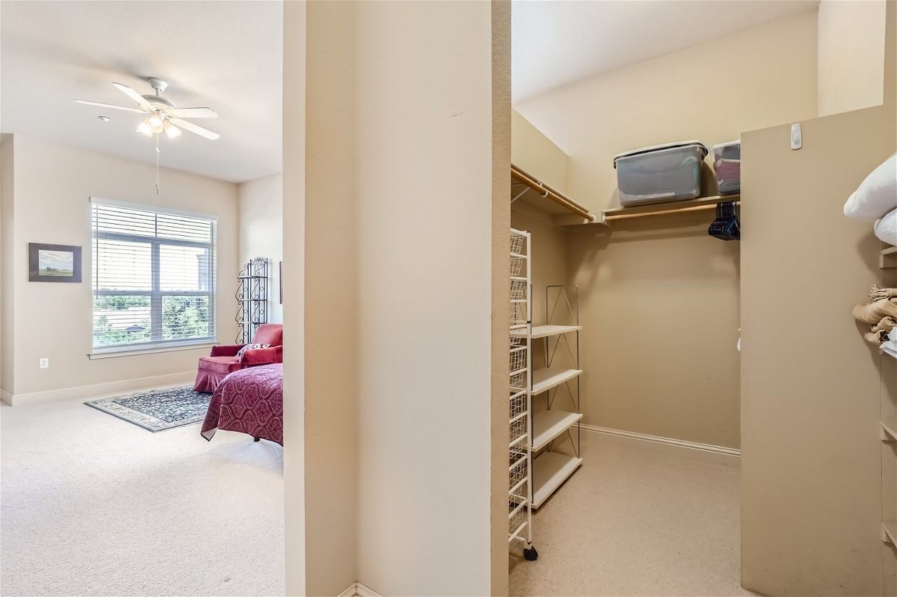 5401 5401 South Park Terrace Avenue - 301 B #301B - Photo 5 of 21