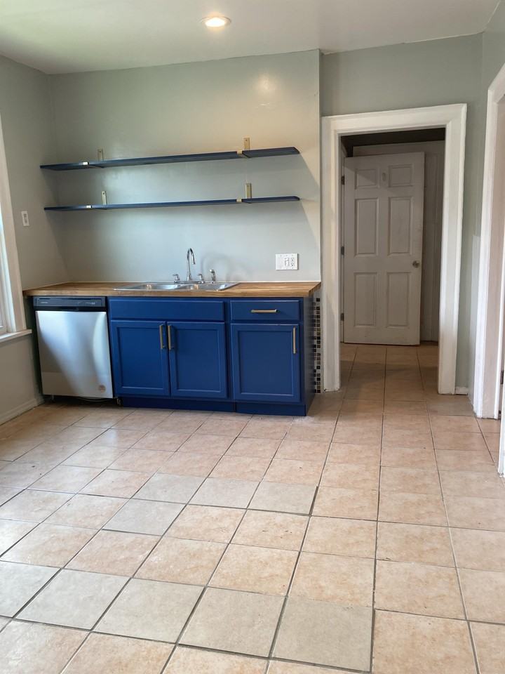 232 232 Dewitt StreetUnit 2 #2 - Photo 2 of 10