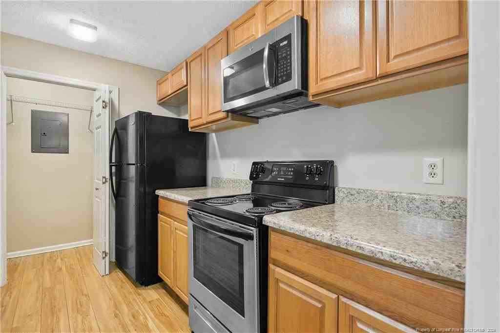 283 Waterdown Dr #1 - Photo 5 of 32