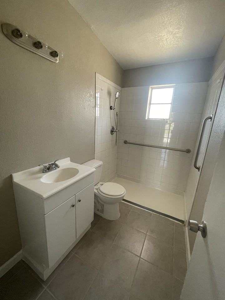 4212 Manzana Ave #1 - Photo 6 of 9