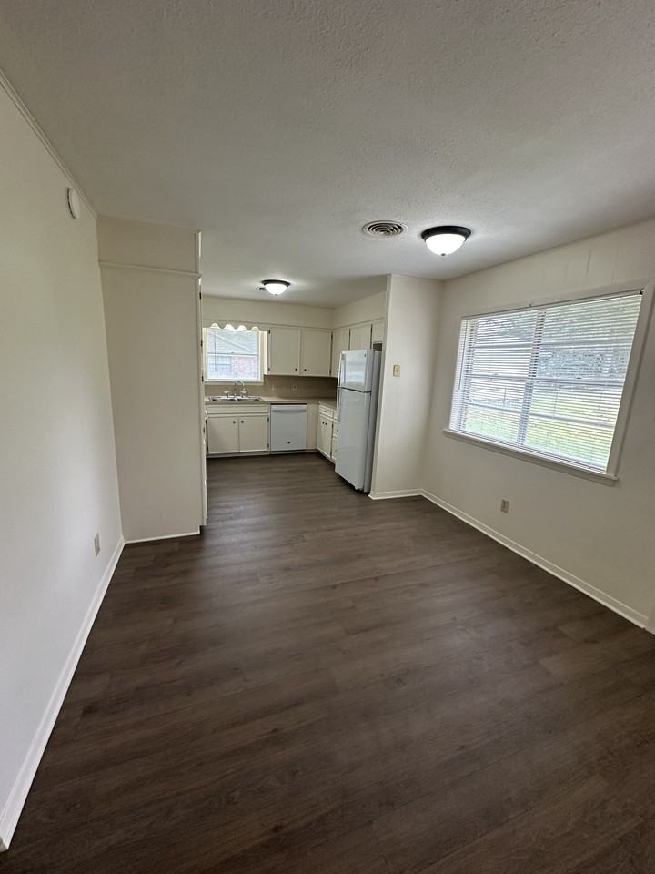 1008 Oakridge Street #1 - Photo 4 of 13