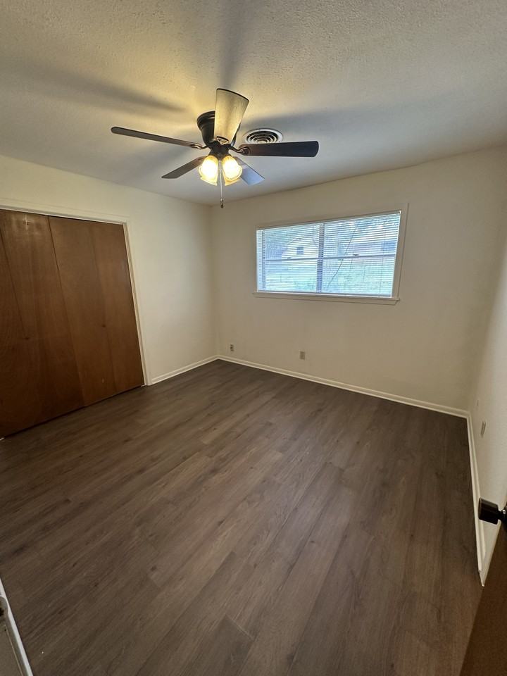 1008 Oakridge Street #1 - Photo 7 of 13