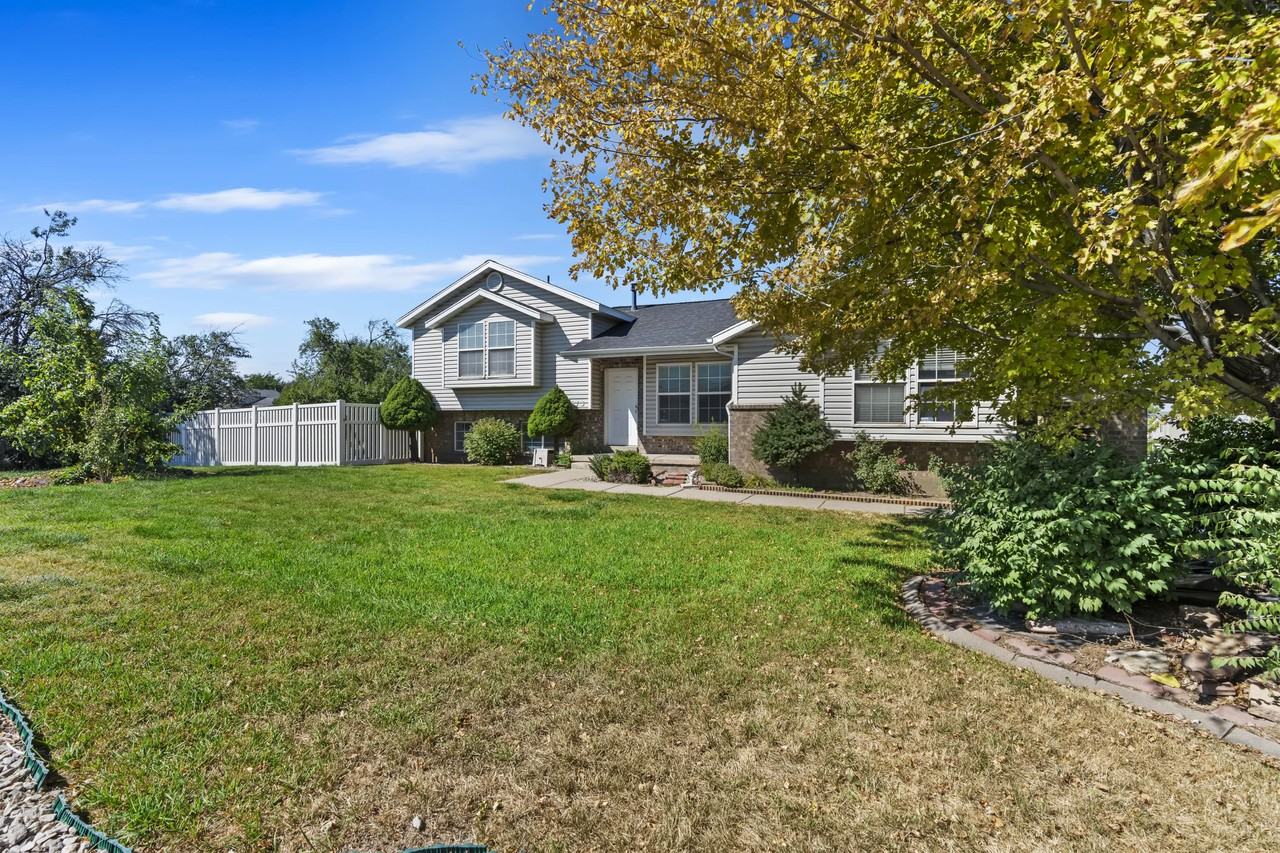 1613 N 2000 W #1 - Photo 3 of 33